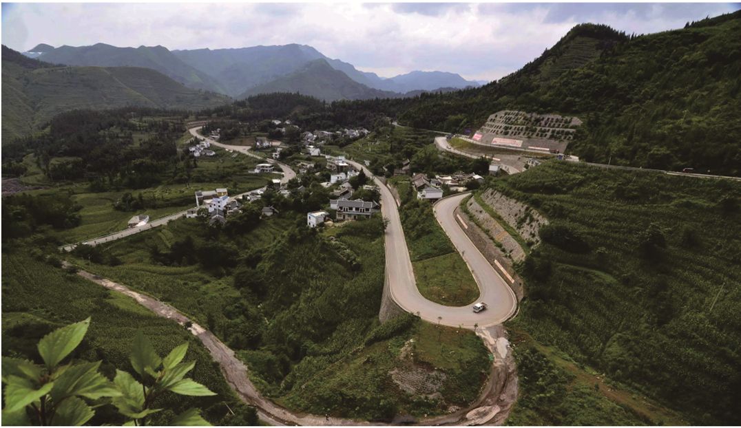 赤水市交通运输局2014年第一批通村油路工程.jpg